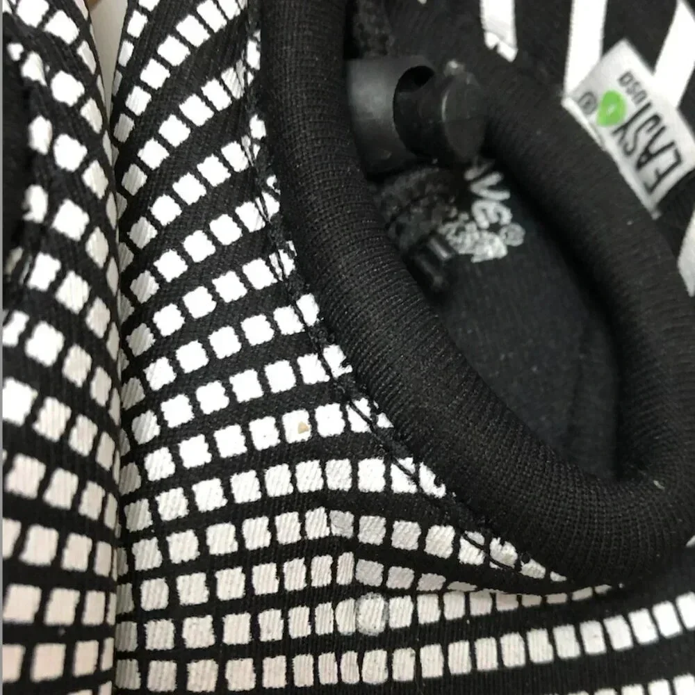 Kids black and white wave swim shoes